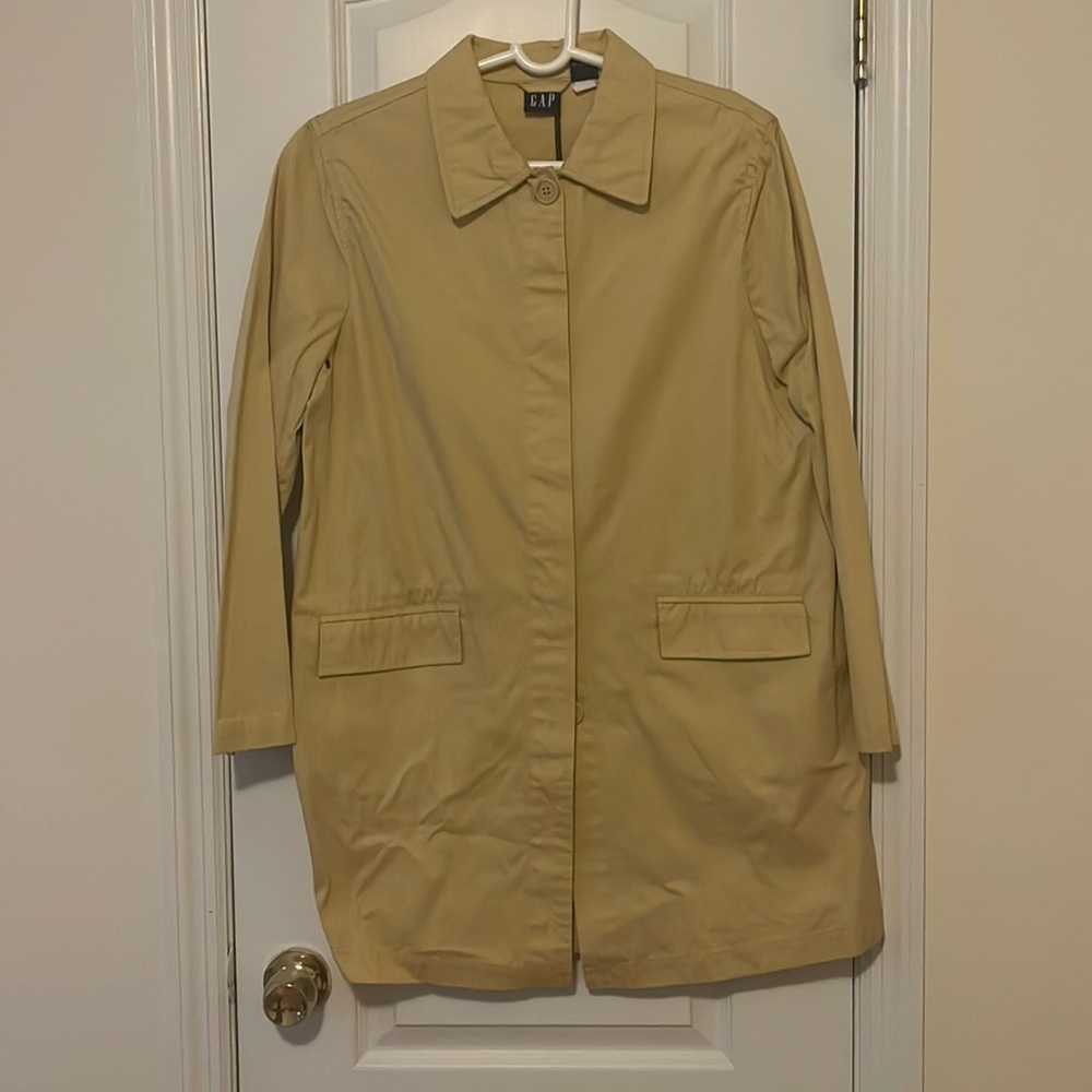 NWOT GAP JACKET ( M )
